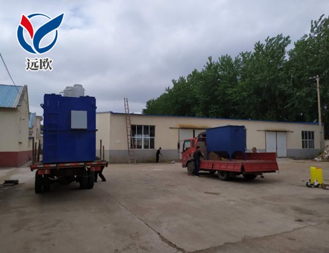 一體化污水處理設(shè)備和小型斜管沉淀器發(fā)貨現(xiàn)場